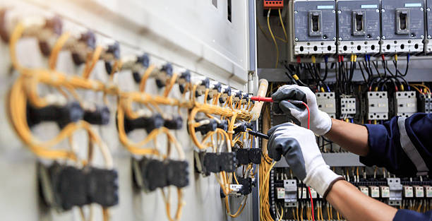 Professional Electrician technician working in Tecumseh, MI